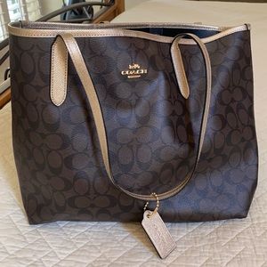 Coach signature metallic city tote - brown / pale gold metallic